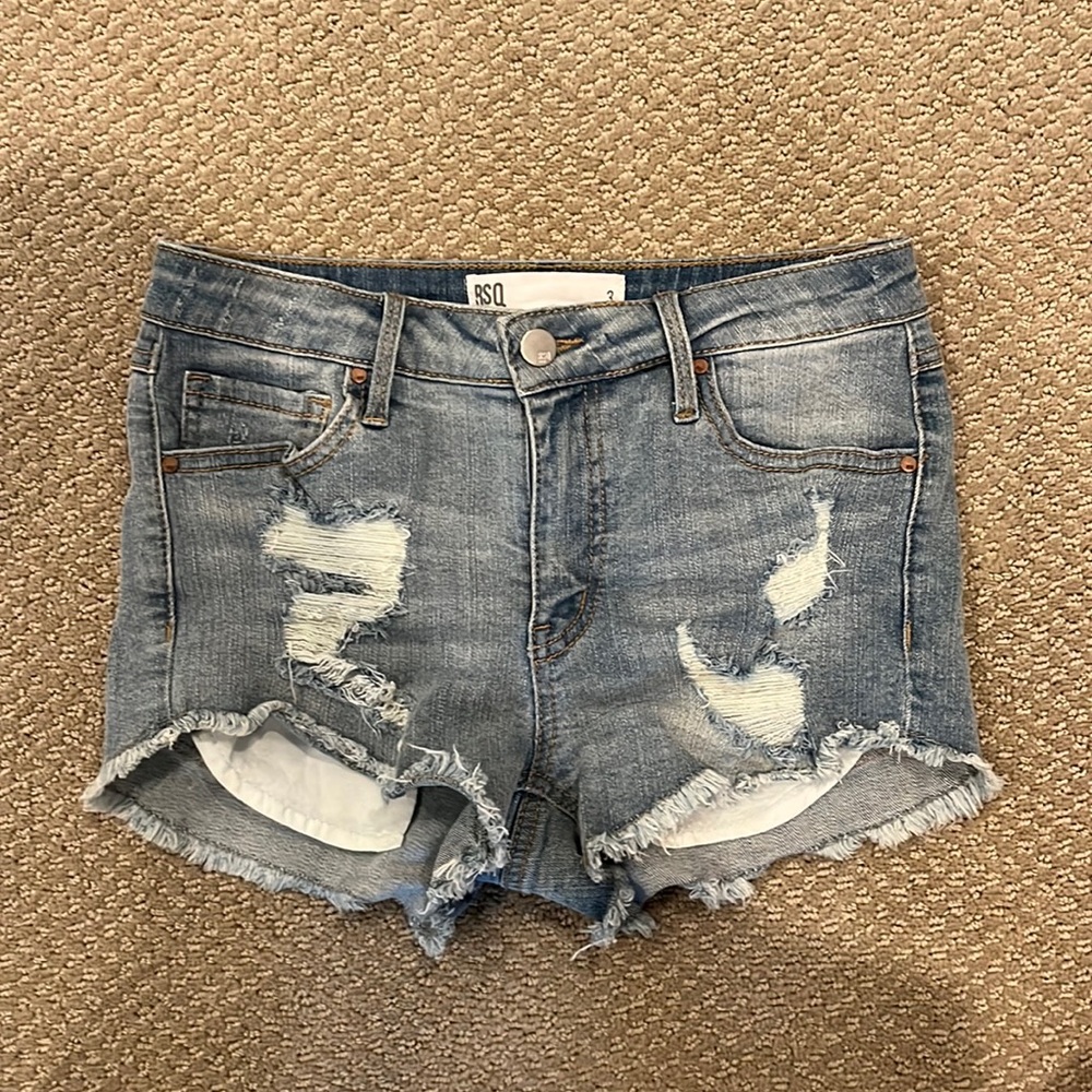 Tilly’s Venice Mid Rise Jean Short